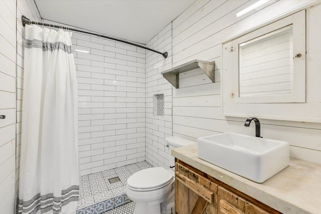 101 Chapparal DR, Wimberley, TX 78676