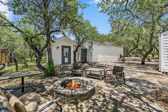 101 Chapparal DR, Wimberley, TX 78676