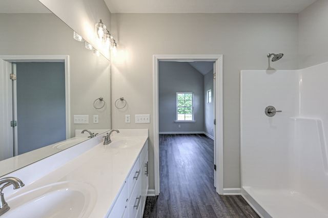 41 Bartow St, Decherd, TN 37324