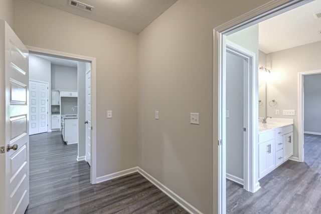 41 Bartow St, Decherd, TN 37324