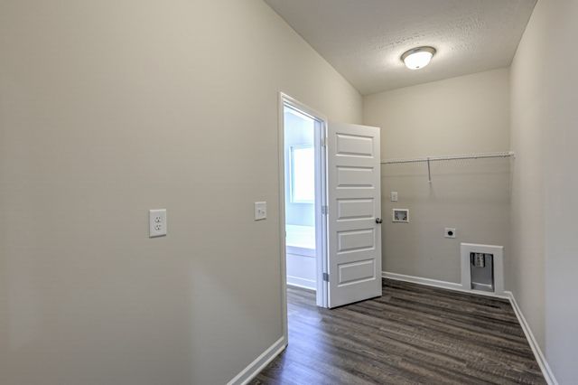 41 Bartow St, Decherd, TN 37324