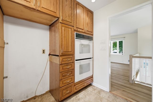 14 Hayward St, Bridgewater Twp., NJ 08805