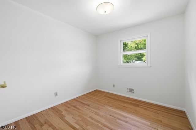 14 Hayward St, Bridgewater Twp., NJ 08805