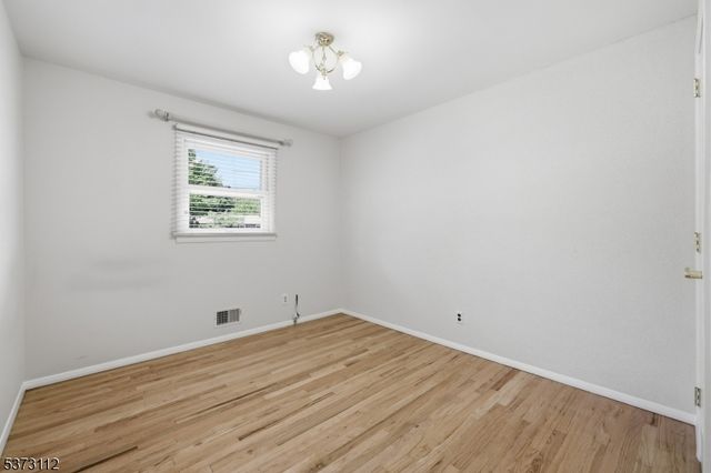 14 Hayward St, Bridgewater Twp., NJ 08805