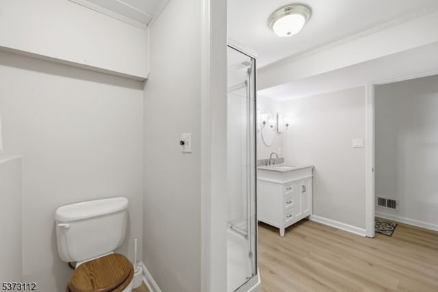 14 Hayward St, Bridgewater Twp., NJ 08805