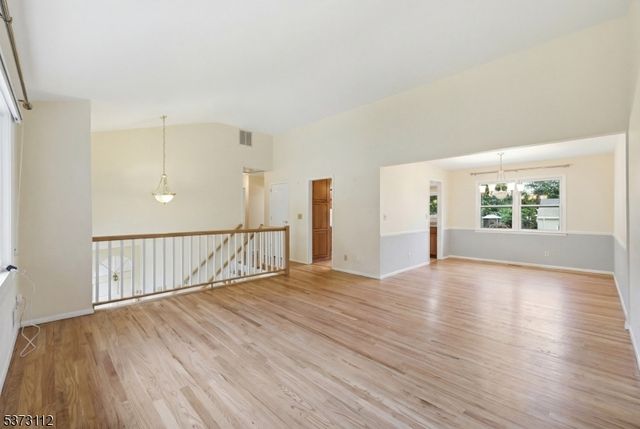 14 Hayward St, Bridgewater Twp., NJ 08805