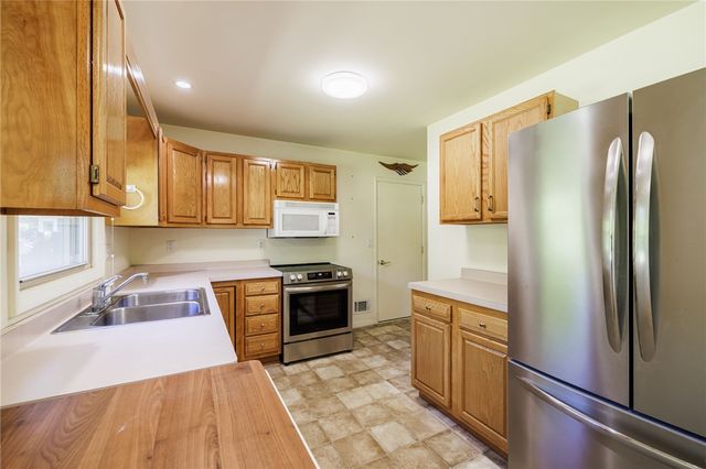 1254 Shoecraft Rd, Penfield, NY 14580