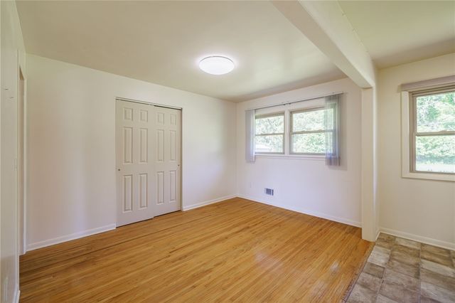1254 Shoecraft Rd, Penfield, NY 14580