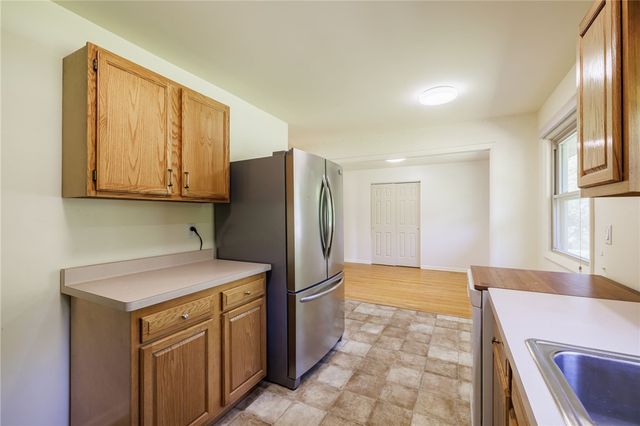 1254 Shoecraft Rd, Penfield, NY 14580