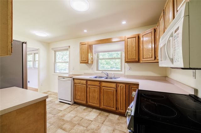 1254 Shoecraft Rd, Penfield, NY 14580