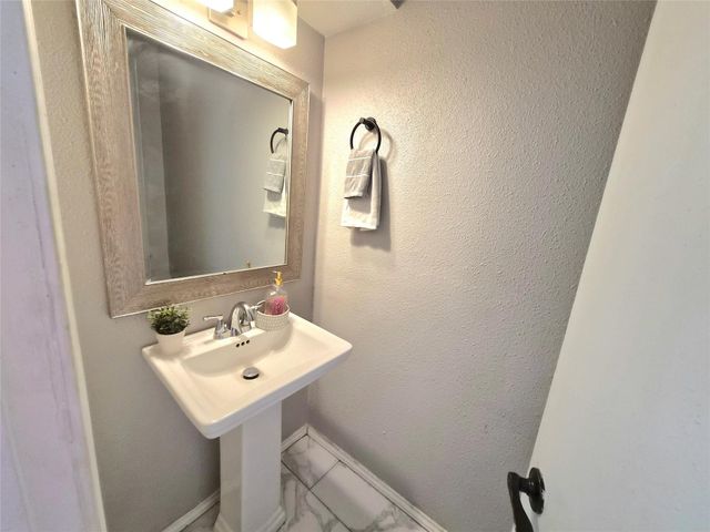 5625 Antoine Drive 317, Houston, TX 77091