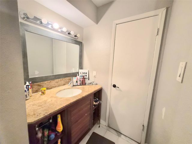 5625 Antoine Drive 317, Houston, TX 77091