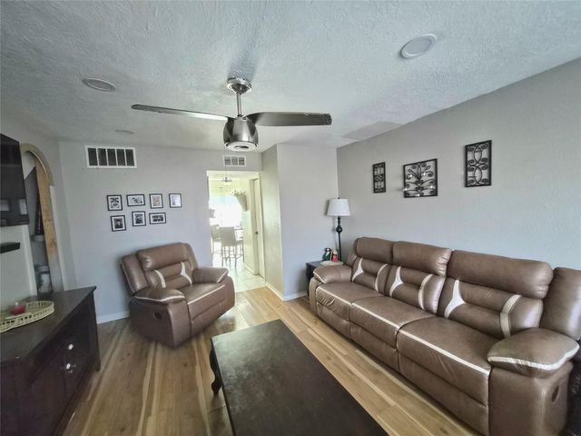 5625 Antoine Drive 317, Houston, TX 77091