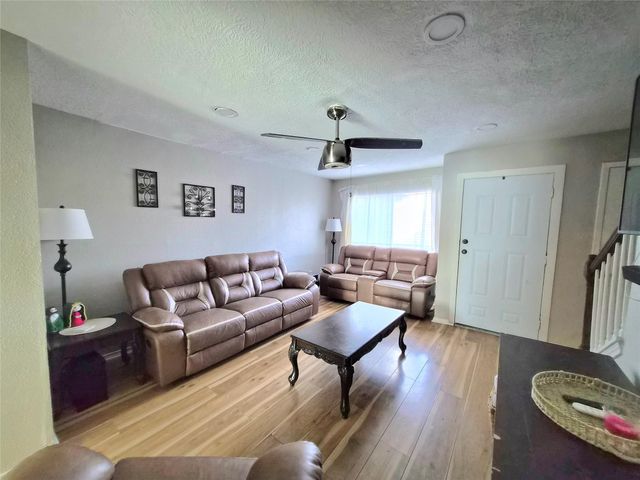 5625 Antoine Drive 317, Houston, TX 77091