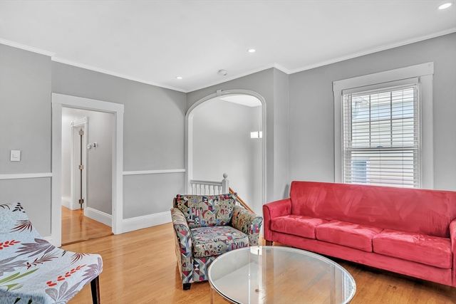 548 High St, Medford, MA 02155