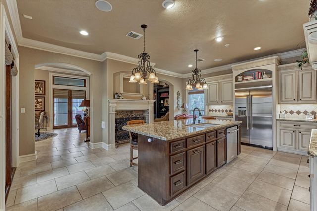 111 Marseille, Montgomery, TX 77356