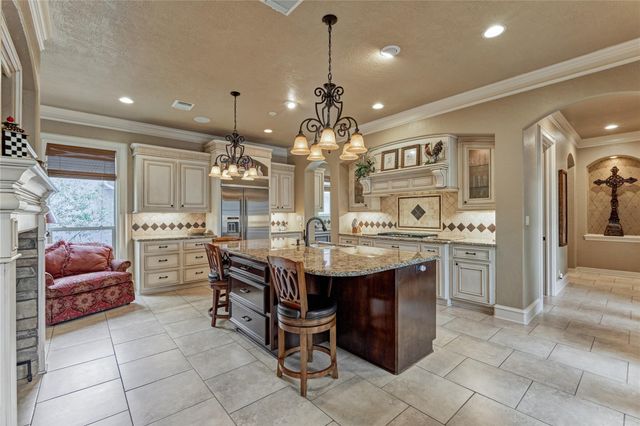 111 Marseille, Montgomery, TX 77356