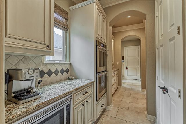 111 Marseille, Montgomery, TX 77356