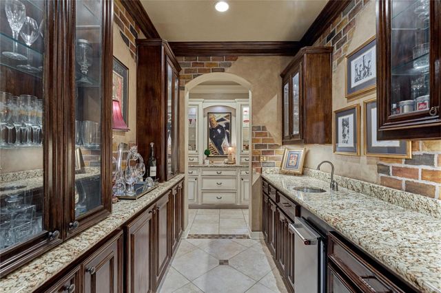 111 Marseille, Montgomery, TX 77356