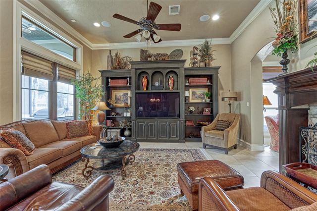 111 Marseille, Montgomery, TX 77356