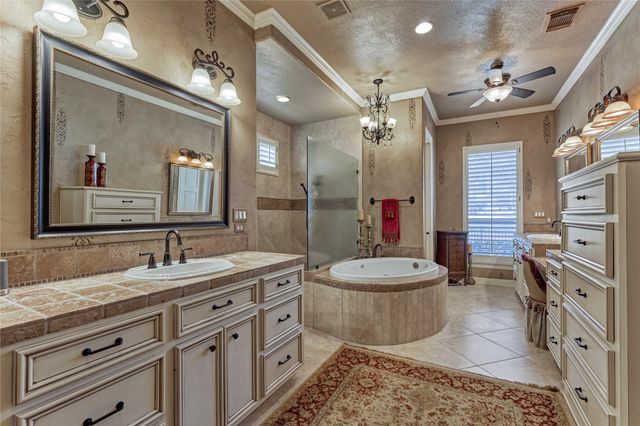 111 Marseille, Montgomery, TX 77356