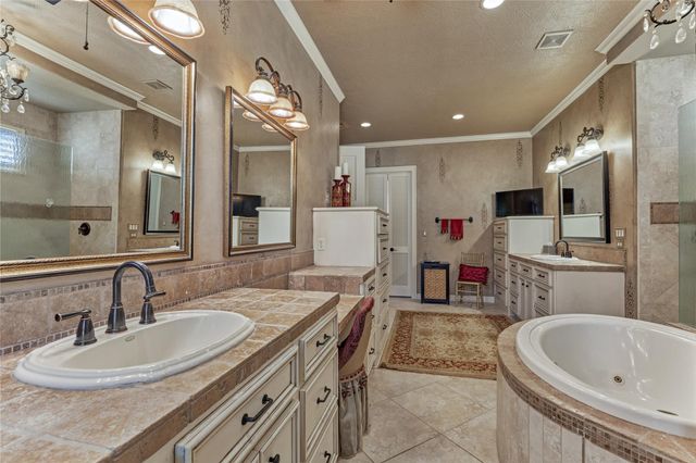 111 Marseille, Montgomery, TX 77356