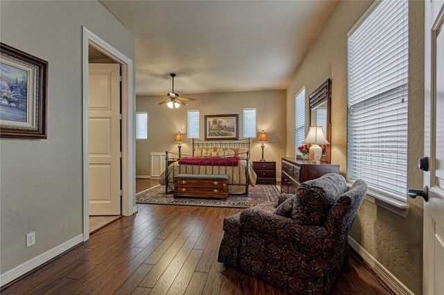 111 Marseille, Montgomery, TX 77356