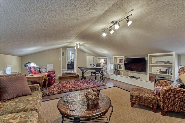 111 Marseille, Montgomery, TX 77356