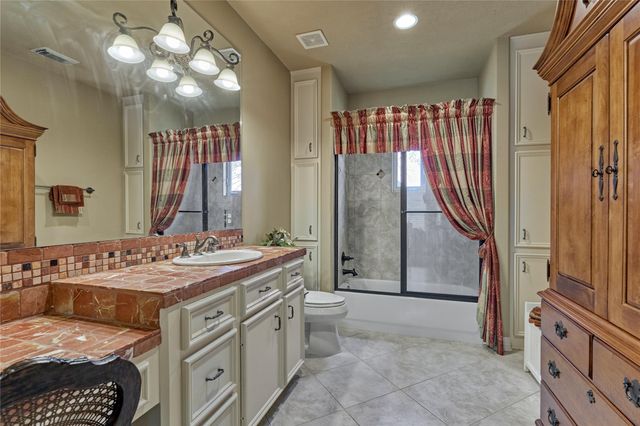 111 Marseille, Montgomery, TX 77356