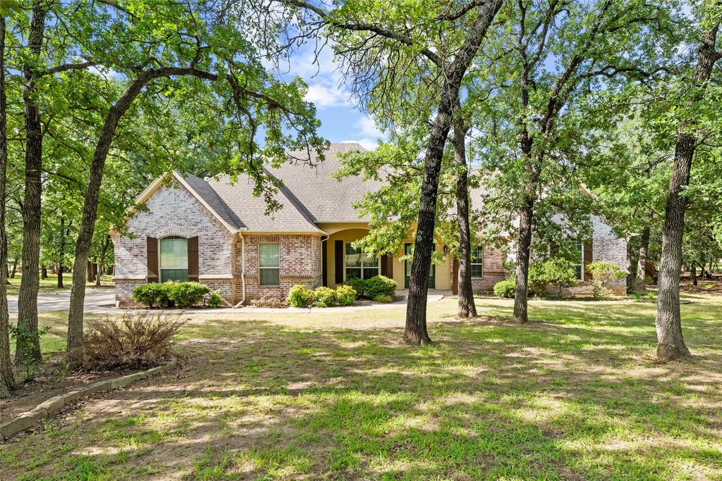 161 Overton Ridge Circle, Weatherford, TX 76088