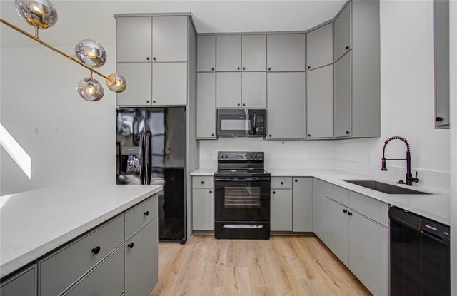 4603 Edison Street B, Houston, TX 77009