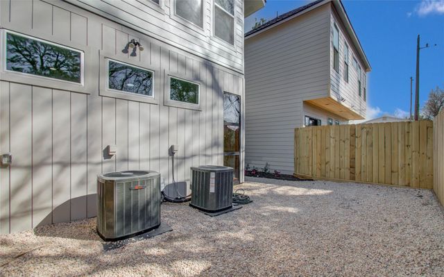 4603 Edison Street B, Houston, TX 77009