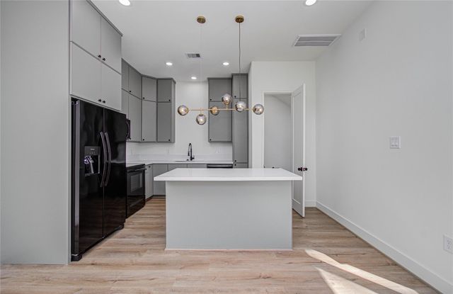 4603 Edison Street B, Houston, TX 77009