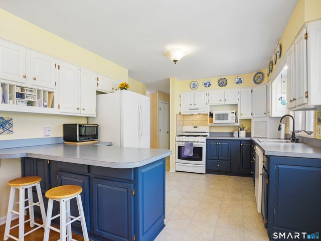 5 Whittier Lane, Shelton, CT 06484