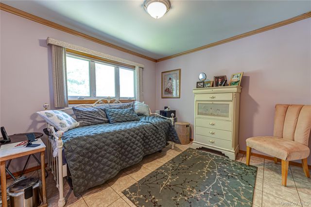 36 Elaine Drive, Oceanside, NY 11572