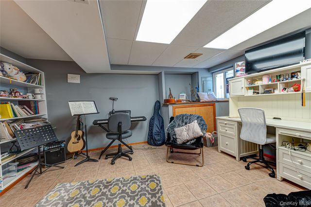 36 Elaine Drive, Oceanside, NY 11572