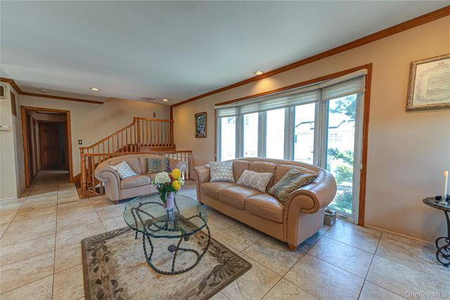 36 Elaine Drive, Oceanside, NY 11572