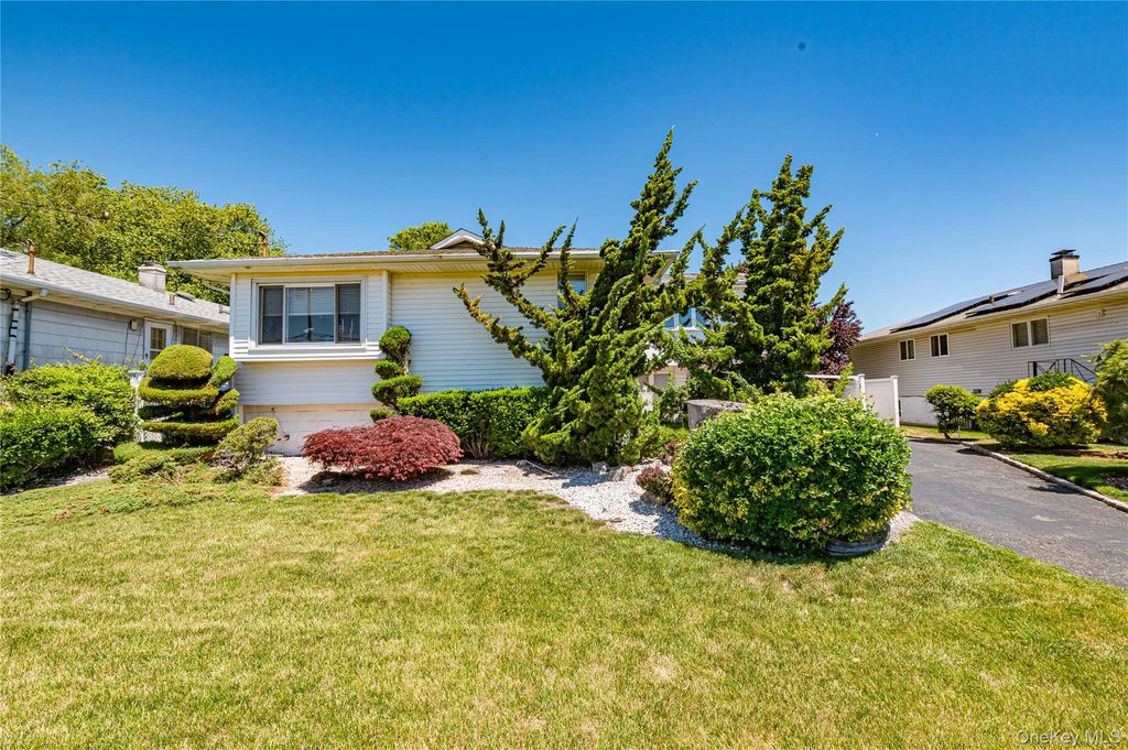 36 Elaine Drive, Oceanside, NY 11572