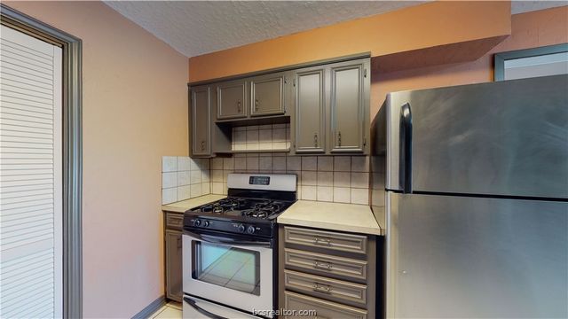 2104 Elmwood, Bryan, TX 77803
