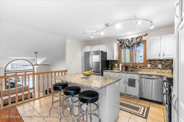 6531 Windsong Way, Lansing, MI 48917