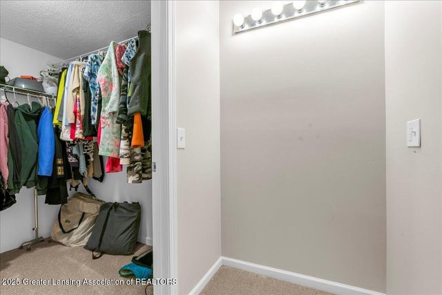 6531 Windsong Way, Lansing, MI 48917