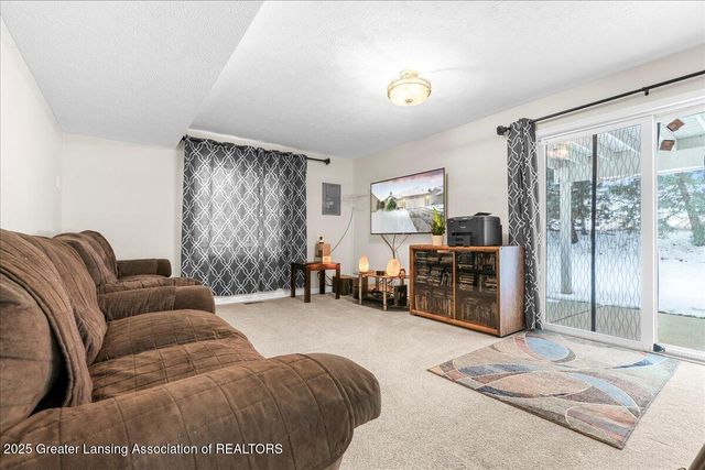 6531 Windsong Way, Lansing, MI 48917