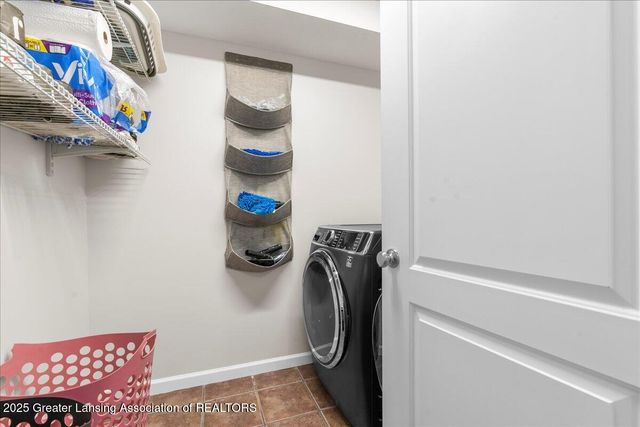 6531 Windsong Way, Lansing, MI 48917