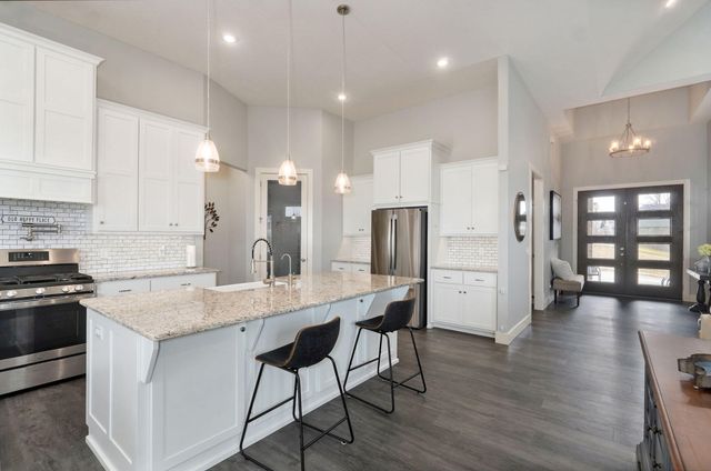 129 N Glengary Drive, Nixa, MO 65714
