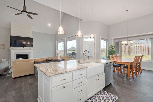 129 N Glengary Drive, Nixa, MO 65714