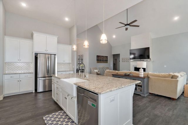 129 N Glengary Drive, Nixa, MO 65714