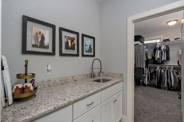 129 N Glengary Drive, Nixa, MO 65714