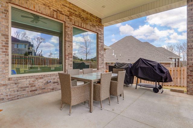 129 N Glengary Drive, Nixa, MO 65714