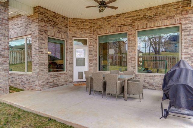 129 N Glengary Drive, Nixa, MO 65714