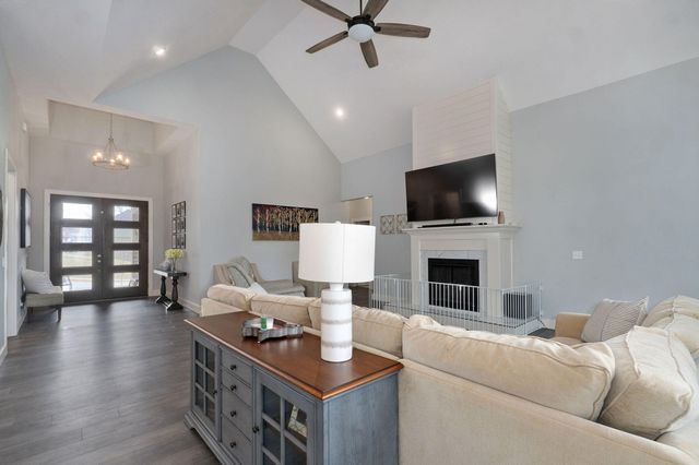129 N Glengary Drive, Nixa, MO 65714